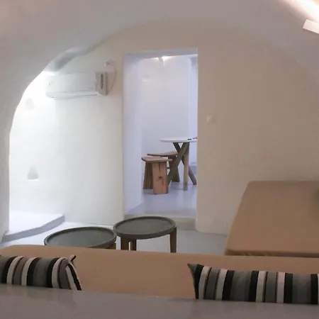 Bed & Breakfast Outopoia Caves Oia (Santorini)