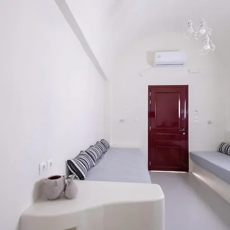 Bed & Breakfast Outopoia Caves Oia (Santorini)